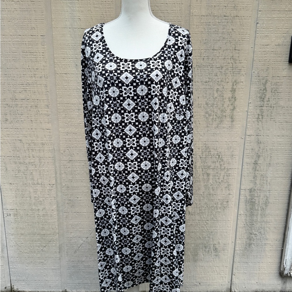 Ellos Black and White Sleeveless Sheath Dress